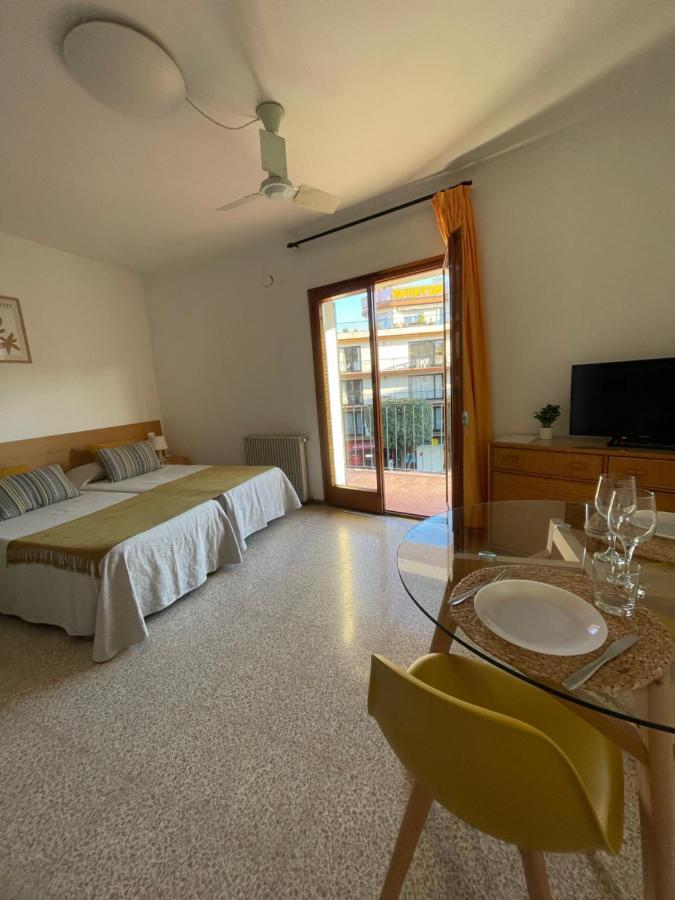 Apartamentos El Sol ตอสซาเดมาร์ ภายนอก รูปภาพ
